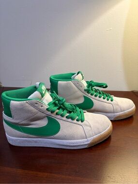 Nike SB Blazer Mid Suede Grey/Green Men's Size 8 US – Excellent Condition